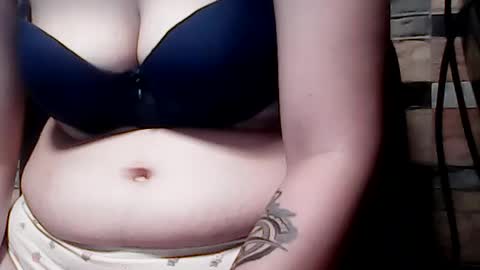 Snapshot of extremelydmilkyboobs chatting on 06.29.26 extremelydmilkyboobs online show from 06.29.26