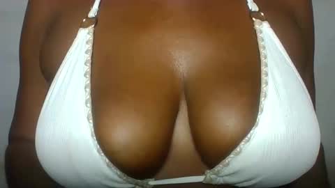 Snapshot of extremelywetgirl_ chatting on 04.25.26 extremelywetgirl_ online show from 04.25.26