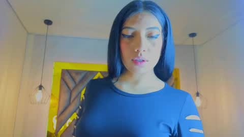 Snapshot of ey_im_simone_ chatting on 05.19.26 online show from 05.19.26