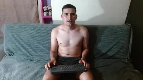 eyes09 online show from 12.22.25