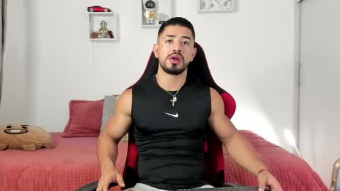 Ezzio Scolaro online show from 04.17.26