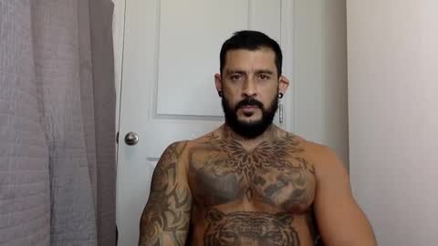 Snapshot of fabianelgalan chatting on 12.30.24 Fabianelgalan online show from 12.30.24