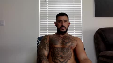 Snapshot of fabianelgalan chatting on 02.10.25 Fabianelgalan online show from 02.10.25