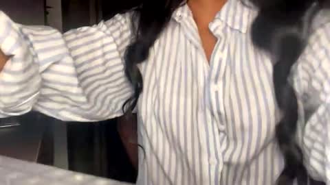 Snapshot of fabianna_laraa chatting on 10.16.25 Thianna online show from 10.16.25