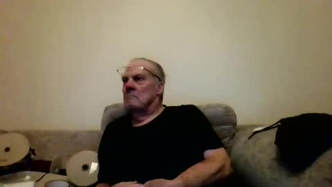 Snapshot of fabric21 chatting on 01.27.25 the masturbator online show from 01.27.25