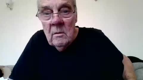 Snapshot of fabric21 chatting on 02.01.25 the masturbator online show from 02.01.25