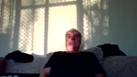 Snapshot of fabric21 chatting on 03.01.25 the masturbator online show from 03.01.25