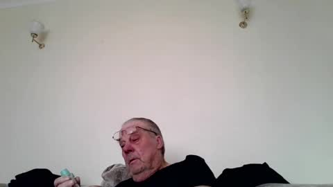 Snapshot of fabric21 chatting on 03.04.25 the masturbator online show from 03.04.25