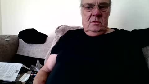 Snapshot of fabric21 chatting on 03.04.25 the masturbator online show from 03.04.25