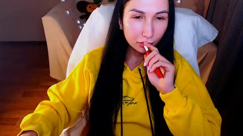 Snapshot of fairy_elli_hot chatting on 01.22.25 Elli  online show from 01.22.25