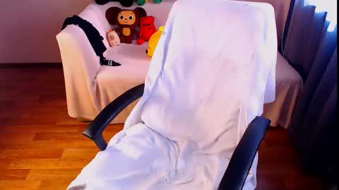 Elli  online show from 02.20.26