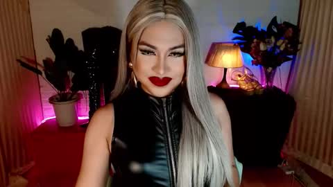 CLAUDIA VALVALERA online show from 11.04.25