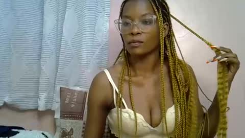 faizah_ online show from 04.01.26