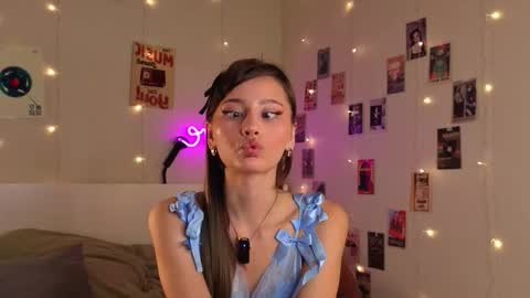 Snapshot of falinecrosthwaite chatting on 09.12.25 Kaori online show from 09.12.25