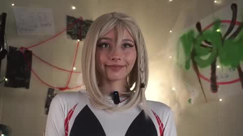 Snapshot of falinecrosthwaite chatting on 09.23.25 Kaori online show from 09.23.25