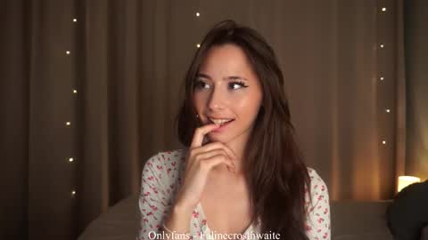 Snapshot of falinecrosthwaite chatting on 11.16.25 Kaori online show from 11.16.25