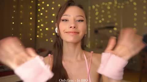 Snapshot of falinecrosthwaite chatting on 01.09.26 Kaori online show from 01.09.26