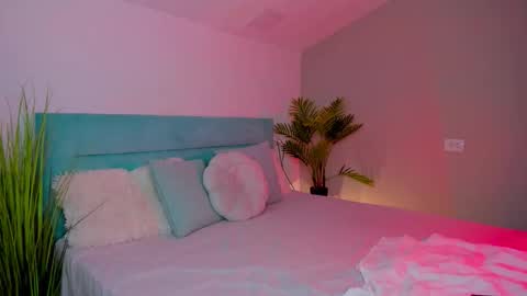 Snapshot of fallen1_angel chatting on 11.20.25 Lana online show from 11.20.25