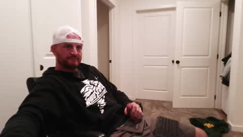 Snapshot of fallout7657 chatting on 10.10.25 Daddy online show from 10.10.25