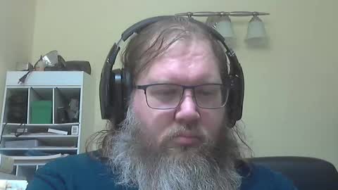 Snapshot of falso_aleatorio chatting on 12.21.25 Fake Random online show from 12.21.25