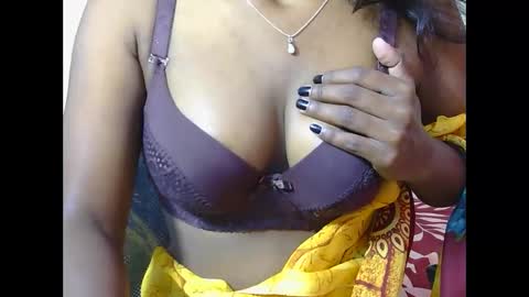 Snapshot of fancy_doll1 chatting on 12.23.25 fancy doll online show from 12.23.25