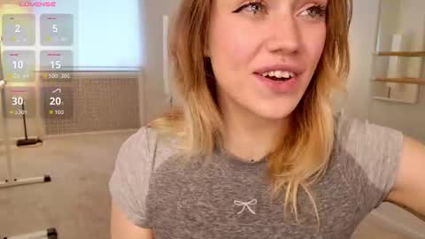 Snapshot of fancyamelia chatting on 07.20.26 fancyamelia online show from 07.20.26