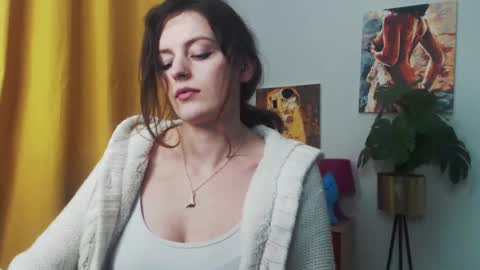 Nadine online show from 01.08.25