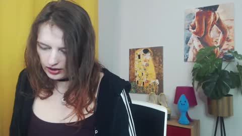 Nadine online show from 03.12.25