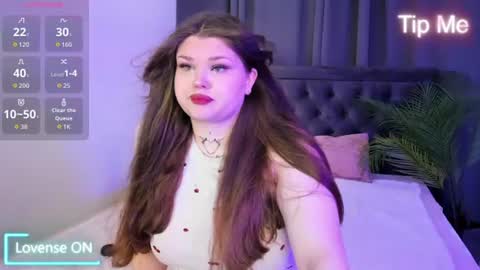 Snapshot of fanfik_ chatting on 06.22.26 Elena online show from 06.22.26