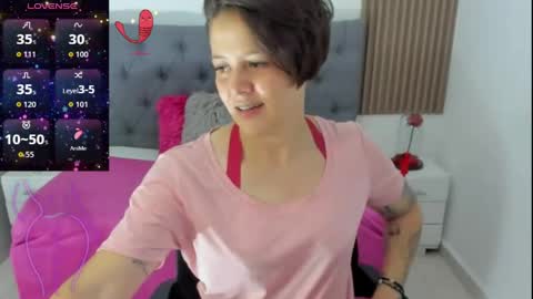 Snapshot of fanny_18 chatting on 05.26.26 FANNY online show from 05.26.26