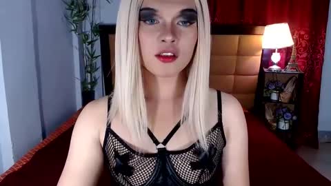 DANIELLA - DONT FORGET TO GIVE ME A THUMBSU UP online show from 12.14.24