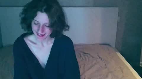 Kira online show from 10.14.25