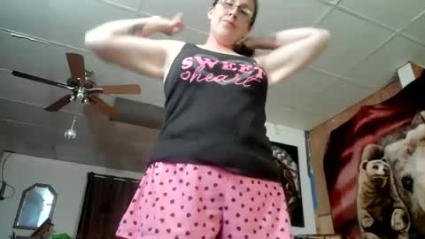 Snapshot of fapqueenc17 chatting on 06.28.26 Scarlett online show from 06.28.26