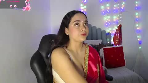 Snapshot of farah_samira chatting on 06.29.26 farah online show from 06.29.26