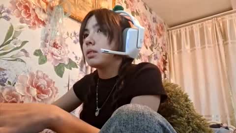 Snapshot of farahdinco chatting on 01.06.26 Alex online show from 01.06.26