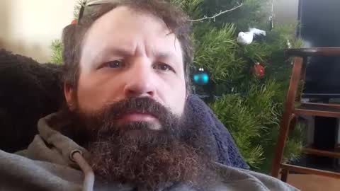 Snapshot of farm2boy chatting on 12.12.24 Farm2boy online show from 12.12.24