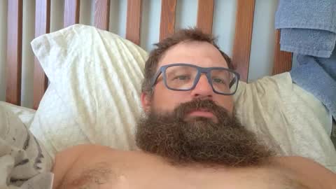 Snapshot of farm2boy chatting on 10.09.25 Farm2boy online show from 10.09.25