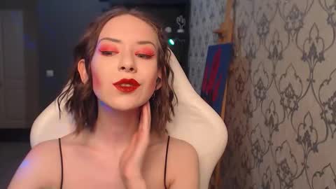 Snapshot of fascinating___eyes chatting on 04.19.26 Fascinating Eyes online show from 04.19.26
