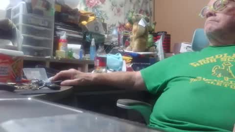 Snapshot of fatfreddythecat chatting on 05.06.26 Fred. online show from 05.06.26