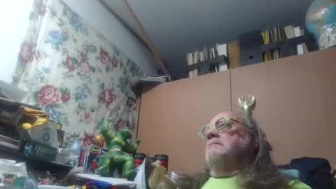 Snapshot of fatfreddythecat chatting on 05.18.26 Fred. online show from 05.18.26