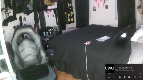 Snapshot of fathabackwoods chatting on 12.11.24 Grape online show from 12.11.24