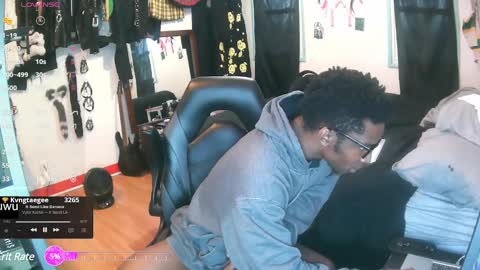 Snapshot of fathabackwoods chatting on 12.11.24 Grape online show from 12.11.24