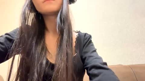 Aurora 18yo online show from 11.02.25