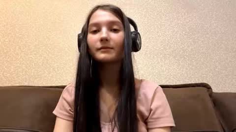 Aurora 18yo online show from 12.02.25