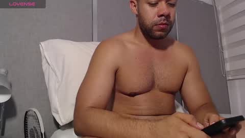 Snapshot of faustosaenz chatting on 01.25.25 FAUSTO online show from 01.25.25