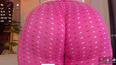 Snapshot of fay_miller2 chatting on 12.20.24 welcome to my world  online show from 12.20.24