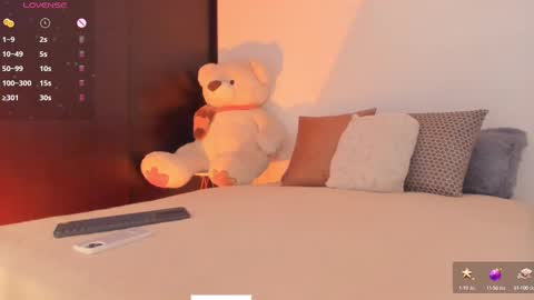 Snapshot of fay_miller2 chatting on 02.14.25 welcome to my world  online show from 02.14.25