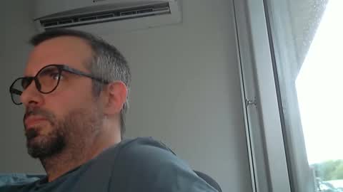 Snapshot of fedeglobos chatting on 12.22.25 fedeGLOBOS online show from 12.22.25