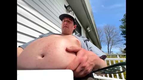 Snapshot of feedmyhugebelly chatting on 04.23.26 feedmyhugebelly online show from 04.23.26