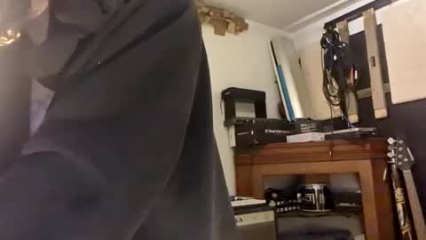 Snapshot of feelfemdom chatting on 01.26.25 feelfemdom online show from 01.26.25